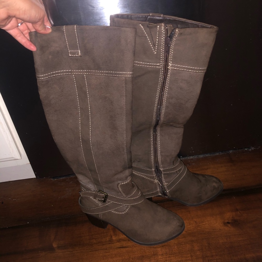 Like New Brown boots! 👢